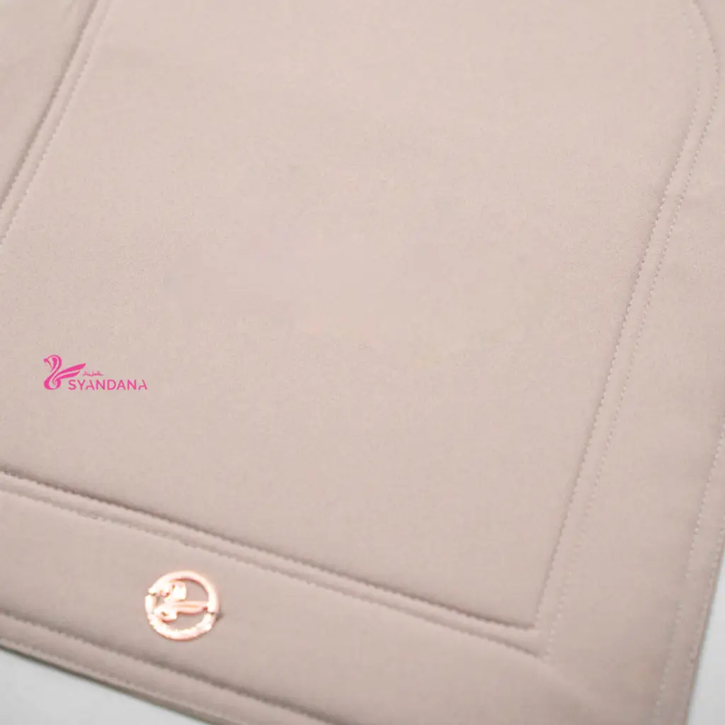 Sajadah Travel Premium Lipat Ringan 27x39 cm – Sejadah Hayya Series | Portable Prayer Mat by Syandana - Gambar 4