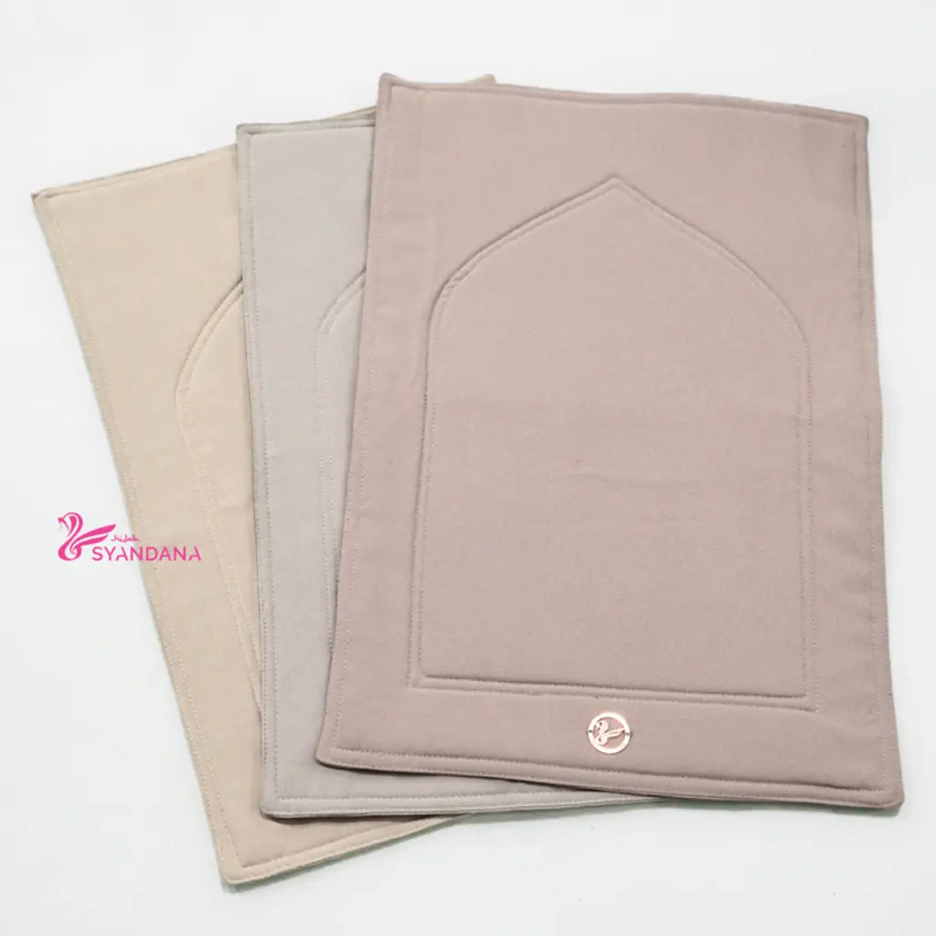 Sajadah Travel Premium Lipat Ringan 27x39 cm – Sejadah Hayya Series | Portable Prayer Mat by Syandana